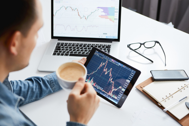 法人表示，台股第4季上漲機率高，加上第3季已提前修正，今年第4季行情可期。（示意圖/達志影像/shutterstock）