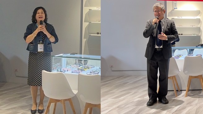 中臺科大陈锦杏校长(左)与佐臻股份公司梁文隆董事长(右)携手合作帮助经济弱势学生。(照片/中兴大学提供)