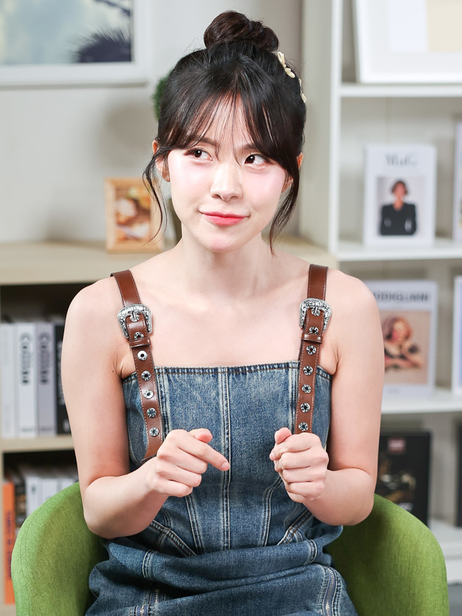 李多慧说自己会去找好吃的餐厅，还藏了不少口袋名单。（图／陈俊吉摄影）