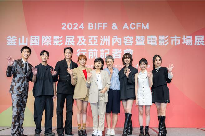 眾演员们出席今日行前记者会，接受媒体访问。（北影提供）