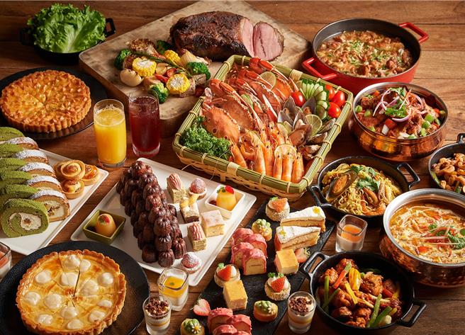 参赛者须以美福经营之餐厅为创作主题，图为彩匯自助餐厅多样的海陆异国美馔。（美福大饭店提供）