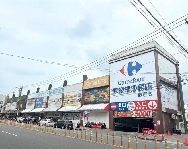 沙鹿區家樂福商圈擁有海線唯一的家樂福量販店，同時還有捷運藍線B5站交通機能，最受在地客青睞。圖／曾麗芳