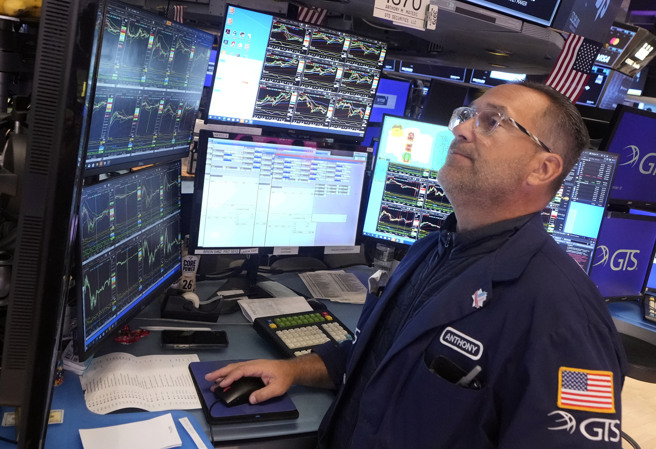 周一美股早盘主要指数同步走强。（图／美联社）