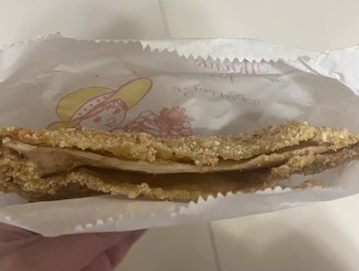 桃园花80元买「纸鸡排」 苦主曝店家位置：不能只有我踩雷