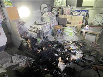 懸吊式電扇起火 台灣最西花嶼國小課本燒光   今被迫停課