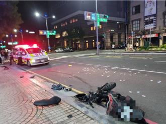 高雄轎車、機車互撞    雙方都說「綠燈」   轎車肇逃機車碎一地