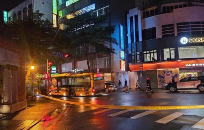 台中市公车撞击行人导致1死1伤，事发当时「先进驾驶辅助系统」有发挥作用，驾驶却未予理会。（民眾提供）