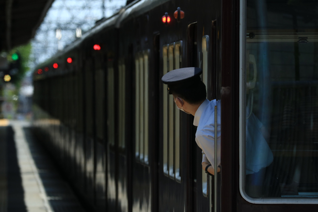 「指差确认」来自日本，最早应用在铁道事业。（示意图。图：shutterstock/达志）