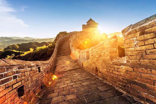 漢代政府為了駐守邊疆士兵的家人特別準備了「家屬符」，讓他們能自由出入金關，和思念已久的士兵團聚。（示意圖：Shutterstock／達志）