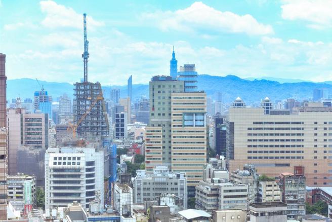 台北市地政局今日公布6月份台北市房市訊息，其中6月實價登錄交易件數比上個月減少了26.75％，總金額也減少了16.77％。(本報資料照片)