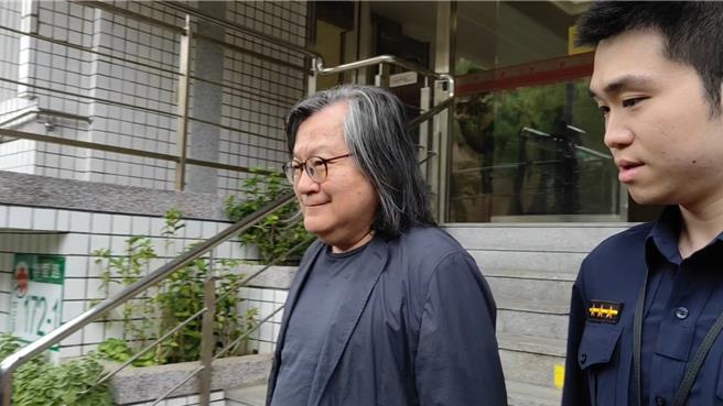 京華城案傳喚林洲民作證，離去時露出「神秘微笑」（陳志賢攝）