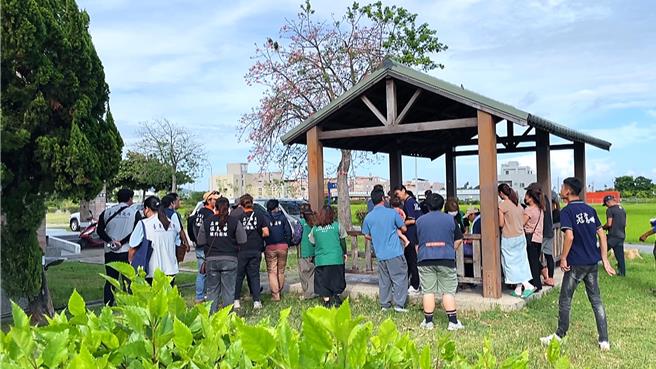 宾茂部落食物中毒案重症患者家属质疑未即时发现且通报中毒，以致后续多人中毒。（萧嘉蕙摄）