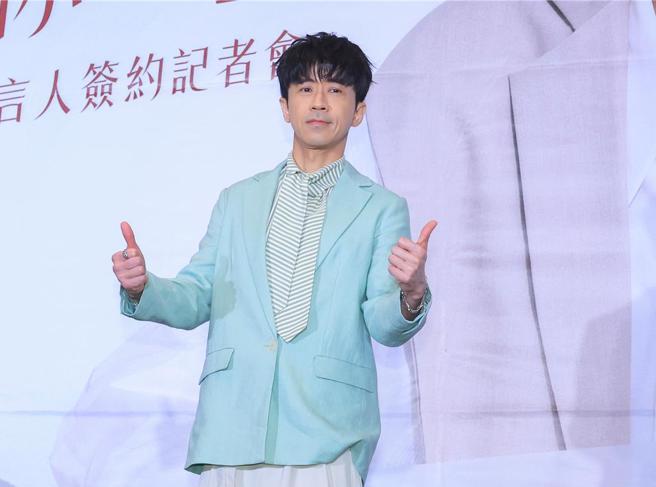 光良在电影《爱情灵药》与黄嘉千有对手戏。（图／中时资料照）