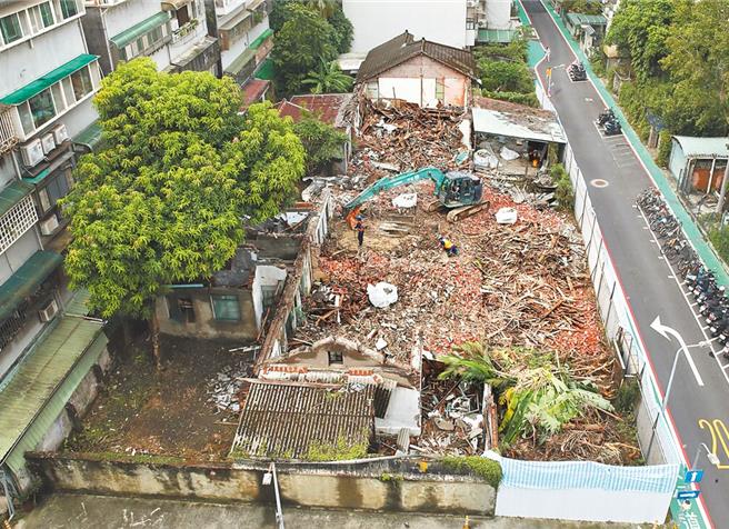 台灣史研究者曹永和故居19日遭台大校方下令拆除，台北市文化局表示，因未列定古蹟，無權限制台大處分管有的財產。（本報資料照片）