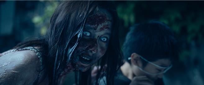 安心亚首次画鬼妆，差点被朋友封锁。（剧匯文创提供）