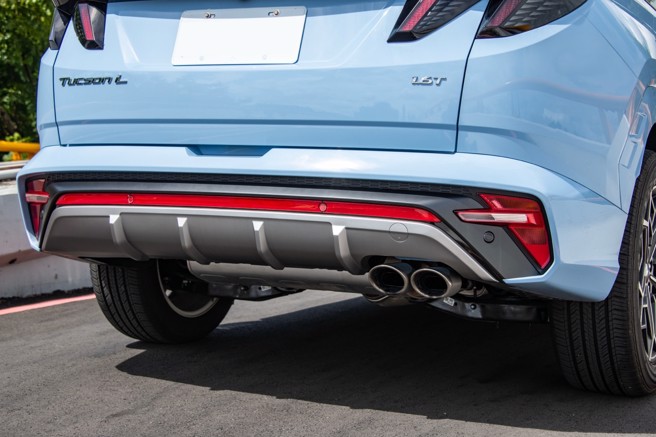 N Line专属空力分流后保杆。（陈大任摄）