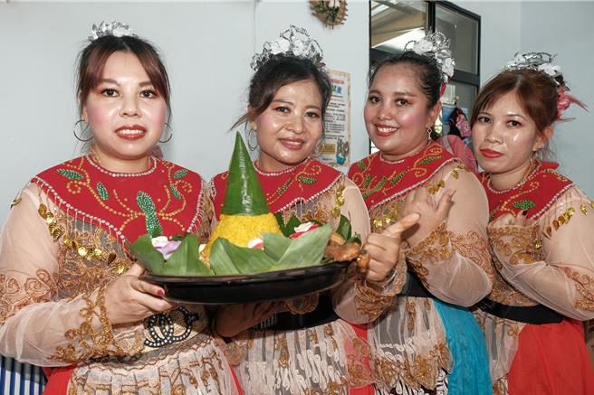 新竹縣新豐和湖口兩鄉東南亞新住民家庭多，印尼新住民有薑黃飯的特色美食，新湖區社會福利服務中心將舉辦「家庭餐桌上的東南亞風味」4場系列活動，讓民眾深入探索新住民豐富的美食文化。（羅浚濱攝）