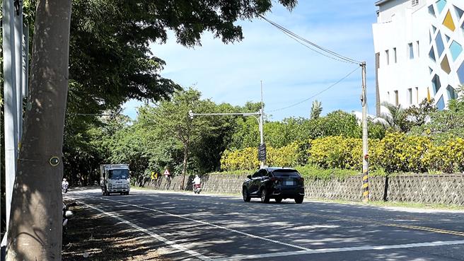 台11線小馬段區間測速自10月1日起，監測里程向北調整為126.1公里至129.6公里，全長3.5公里，限速60公里。（蕭嘉蕙攝）
