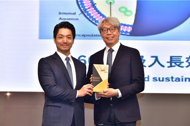 台北市長蔣萬安與台北生技之星得獎企業合影。（圖／台北市府）