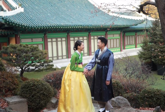 39岁南韩女演员金秀贤和企业家老公离婚，结束5年婚姻。（图／摄自IG@claudiashkim）