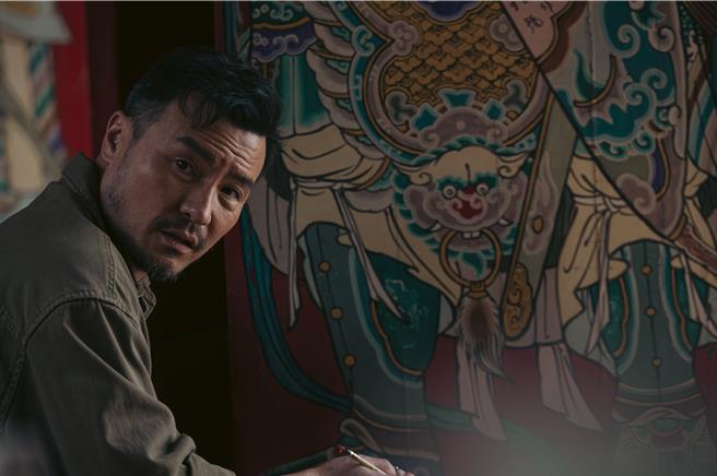 李铭忠今年以《台语有影–夜盲》入围电视金钟奖迷你剧集男主角奖。（公视台语台提供）