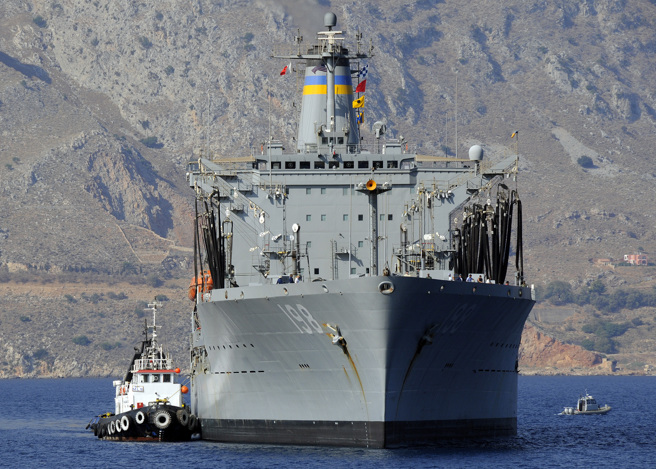 2008年8月21日，美國軍事海運司令部艦隊油料補給艦「大角號」（USNS Big Horn）抵達希臘蘇達灣進行例行港口訪問。（DVIDS）