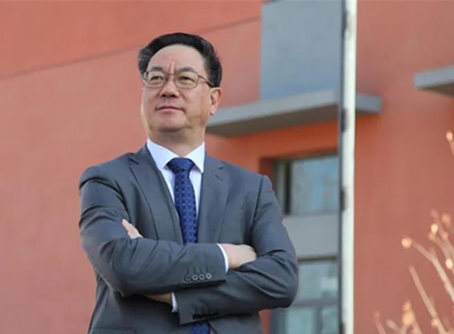 奈米发电机之父王中林离美回陆盼多培养学生。（中国科学院北京奈米能源与系统研究所官网）