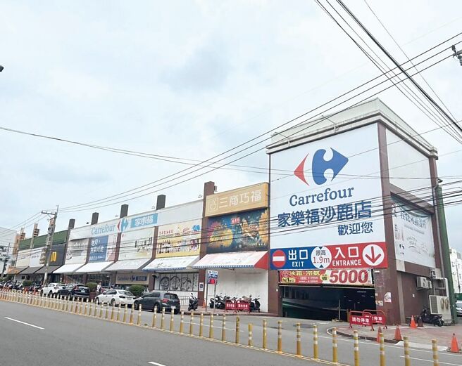 台中沙鹿区家乐福商圈周边商业机能发达，未来还有捷运蓝线B5站等交通红利，颇受在地客青睐。图／曾丽芳