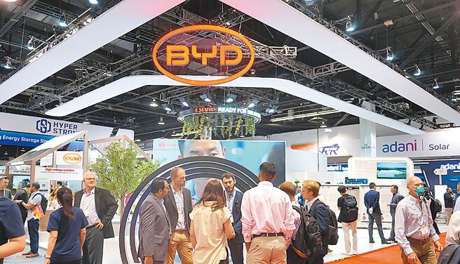 9月25日，比亚迪集团第900万辆新能源汽车下线仪式在深汕工厂举行。（示意图，新华社）