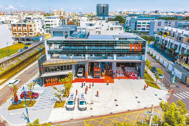 斥资1亿元建造新的嘉义市消防局第二消防分队落成启用。（嘉市府提供／廖素慧嘉市传真）
