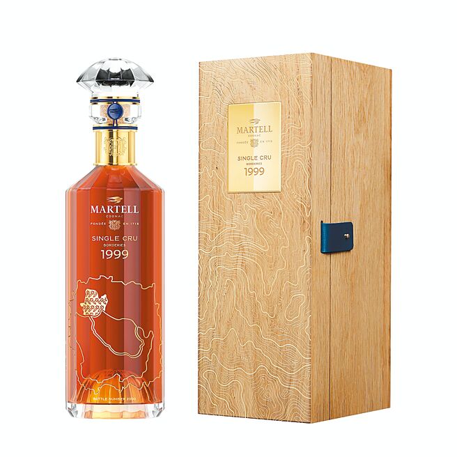 馬爹利單一產區珍釀系列1999邊緣區干邑，7萬760元。（Martell提供）飲酒過量 有礙健康