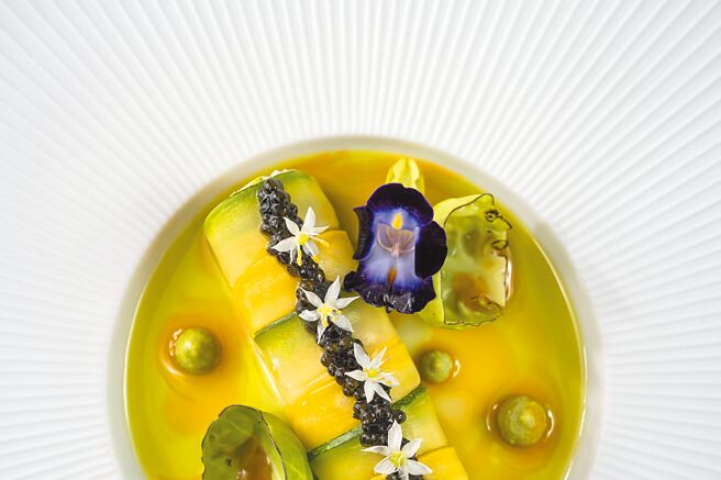 秋宴盛饌以法式經典為主軸，依循台灣當令食材揮灑創意。（御盟集團提供）