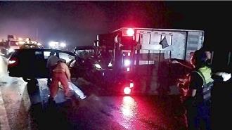 疑未注意车前状况 国3号田寮段5车追撞