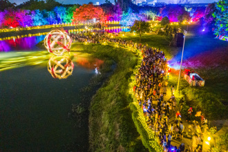 光織影舞閉幕 周蕙與你「約定」北香湖 即將成真火舞團28日加碼演出