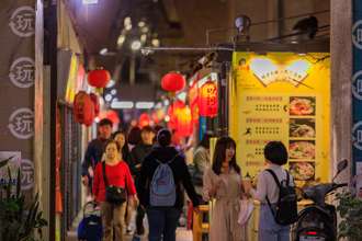 不輸樂華、湳雅！新北「黑馬夜市」被推爆 網讚：美食水準高