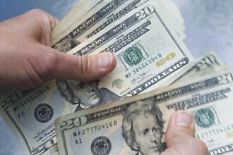 資金狂追 債券ETF追募潮再起