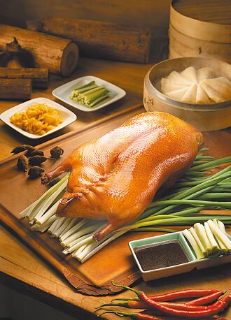 烤鴨名店換裝 結合美食藝術