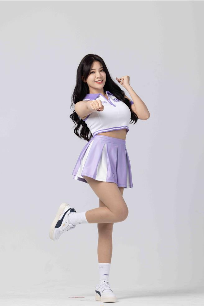 熊霓加入攻城狮篮球团，成为「Muse Girls慕狮女孩」。（攻城狮提供）
