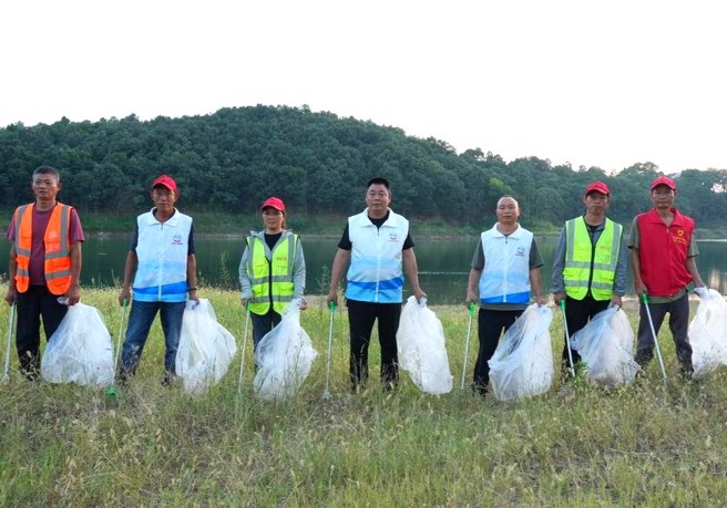 南水北调中线工程10年来，志愿者近9万人，带动全市积极参与守水护水。(图/张厚炜提供)