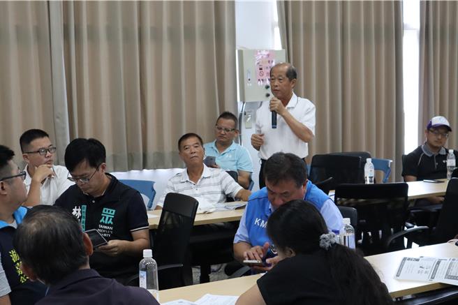 台水第3區處25日辦理鳳山溪流域自來水水質水量保護區畫設座談會，相關座談會在此之前已辦理6次，民眾仍然搞不清楚。（邱立雅攝）