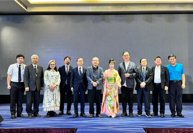 《2024日本演歌大賞－台日慈善公益演唱會》12月22日將在台中好運來洲際宴展中心登場，日本國寶級演歌巨星原田悠里親自來台，宣布售票所得將捐助弱勢團體。（好運來提供／馮惠宜台中傳真）