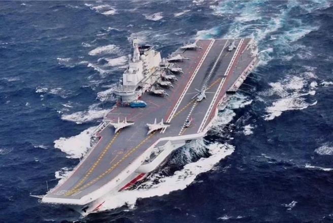 中共海军第一艘航母辽寧舰。（人民日报）