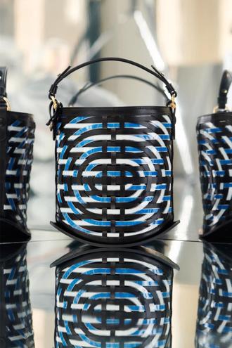 元太進軍精品業！與比利時奢華皮具Delvaux 合作推限量手袋