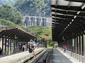 陳世凱首度備詢 承諾中捷到南投、集集支線明年底通車