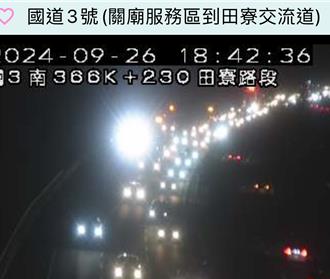 国3田寮路段大型车事故  车流回堵9公里