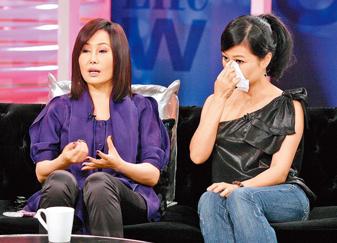 方文琳回憶低潮時受江蕙的照顧不禁落淚。（圖／中天提供）