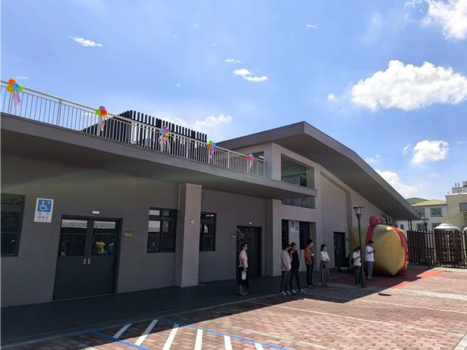 市府爭取中央補助以將近6000萬元打造神岡國小中央廚房。（李京昇攝）