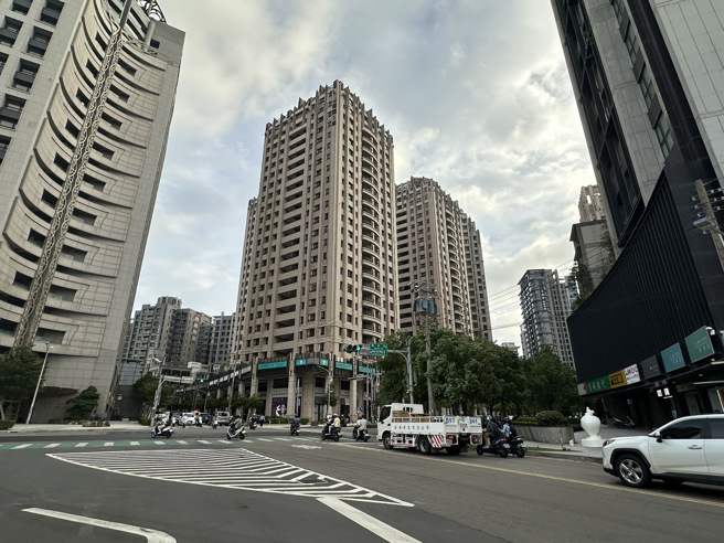 信義房屋光埔特區店經理林詩偉表示， 8月房市成交量確實有較7月少，其中關埔重劃區因高需求、高房價特性，受此次滿水位限貸影響大。(圖/信義房屋 提供)