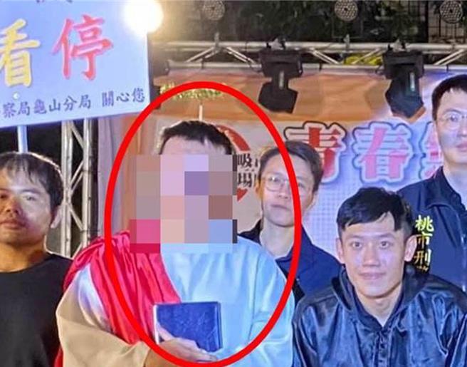 万华分局林姓警员以介绍骇客为由，向民眾要求订金诈骗。（陈鸿伟翻摄）