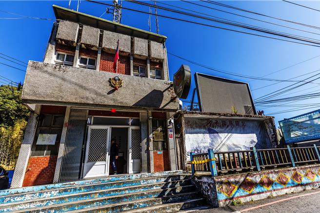 新竹縣警局將已裁併的21個分駐（派出）所及勤務站恢復運作，提高見警率和處理事故效率，在治安面向調查為一般縣市第一名，全台進步最多。（羅浚濱攝）